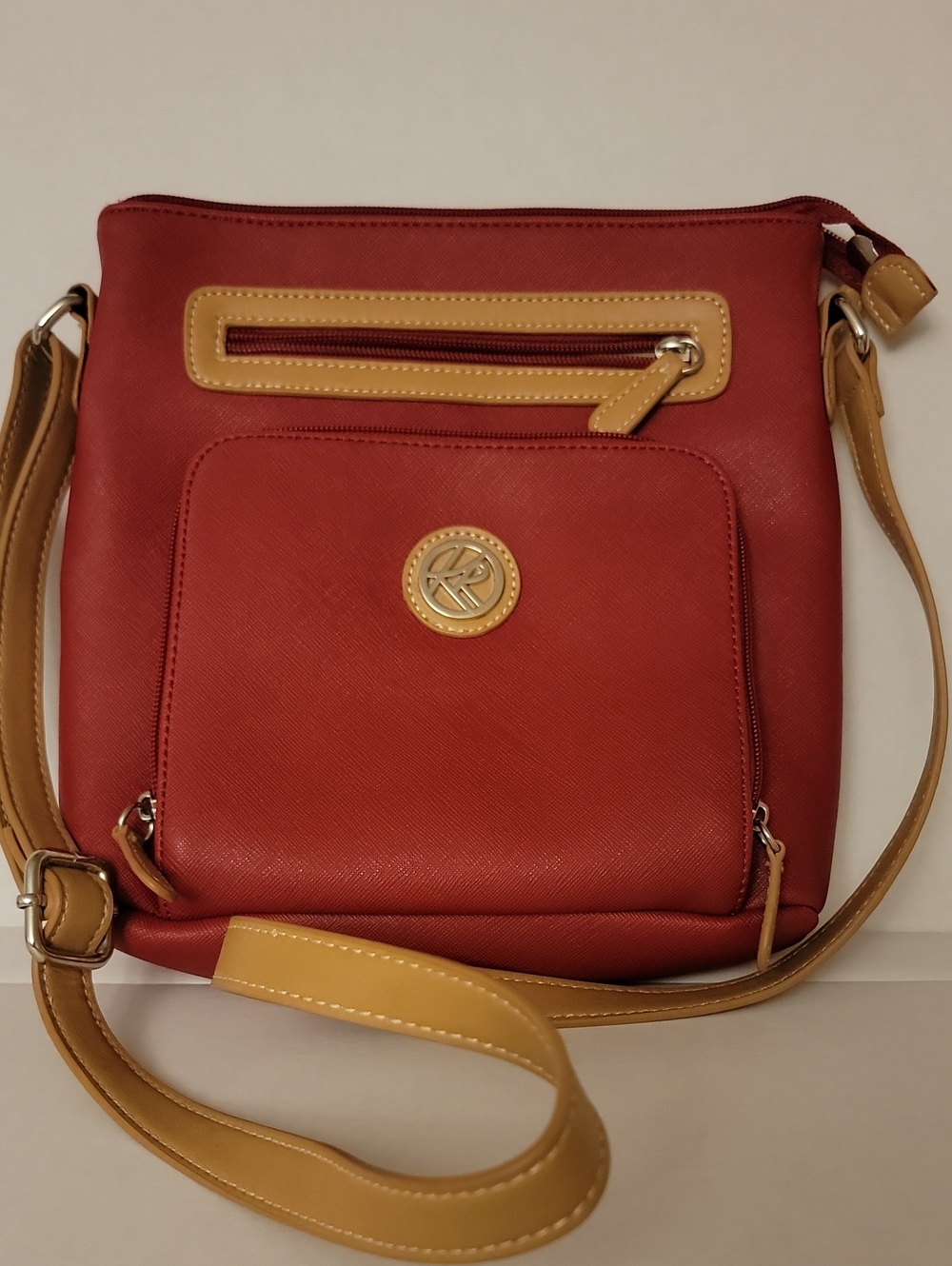 Giani Bernini SAFFIANO Crossbody Bag in Red and Tan